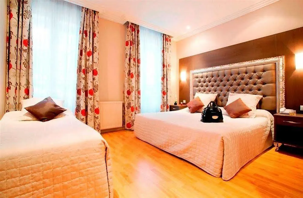 Hotel Riviera Renovated Parigi 3*,  Francia