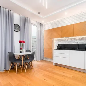 https://piekna-apartament.warsawhotelspoland.com