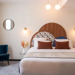 Helussi Paris