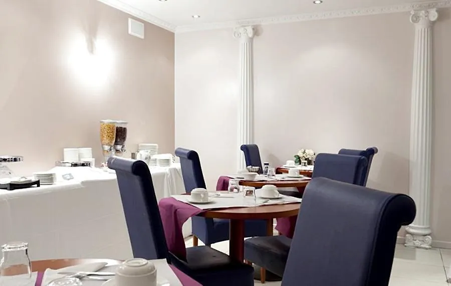 Hotel Riviera Paris 3*,