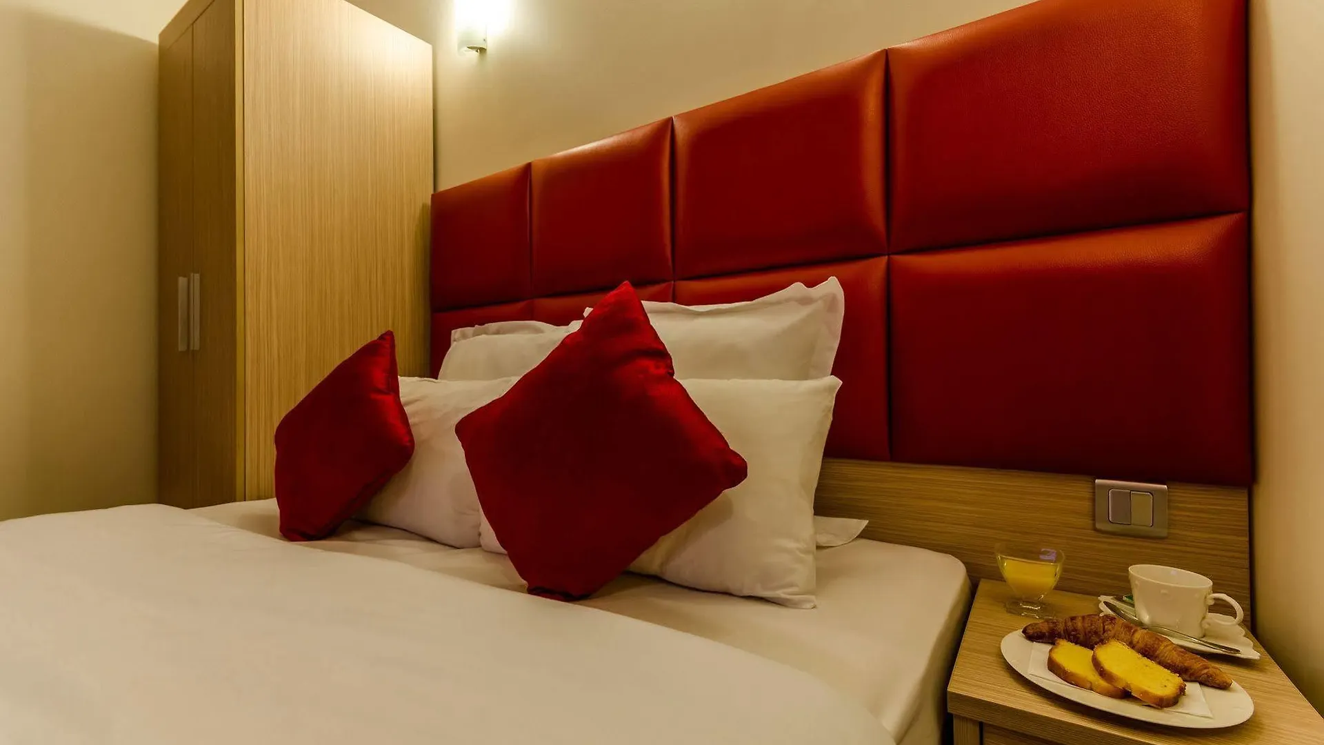 Hotel Riviera Renovated Paris
